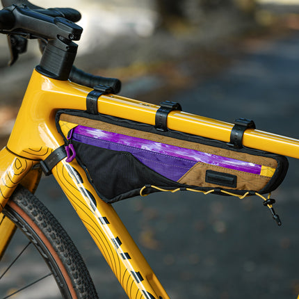 Rhinowalk Nomad 1.7L slim bicycle frame bag lifestyle view 28