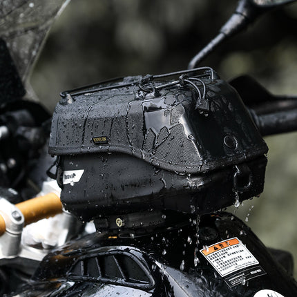 Rhinowalk Kunlun MKL2101 magnetic tank bag motorcycle lifestyle view 2